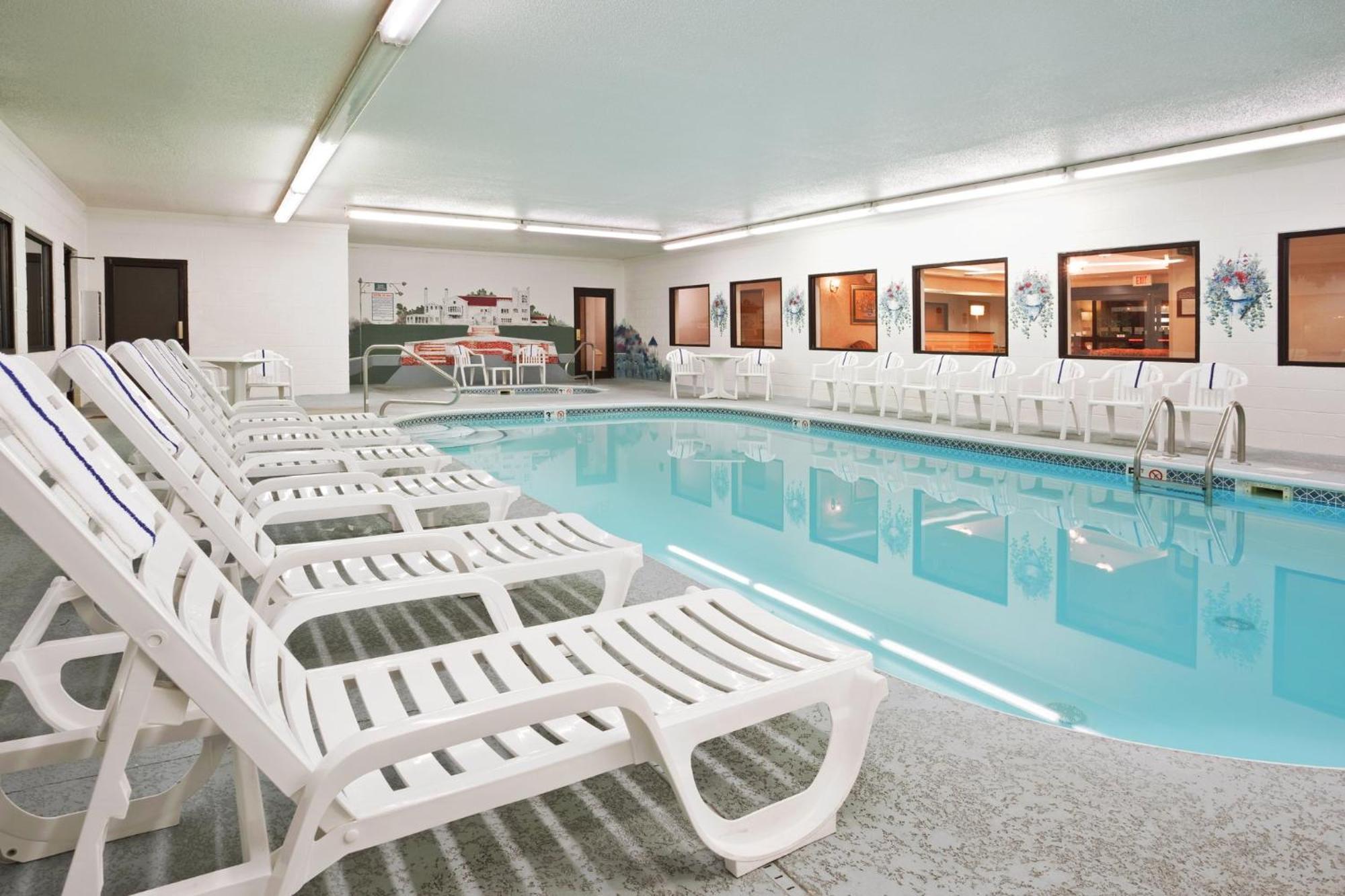 Holiday Inn Express & Suites Alliance By Ihg Eksteriør bilde