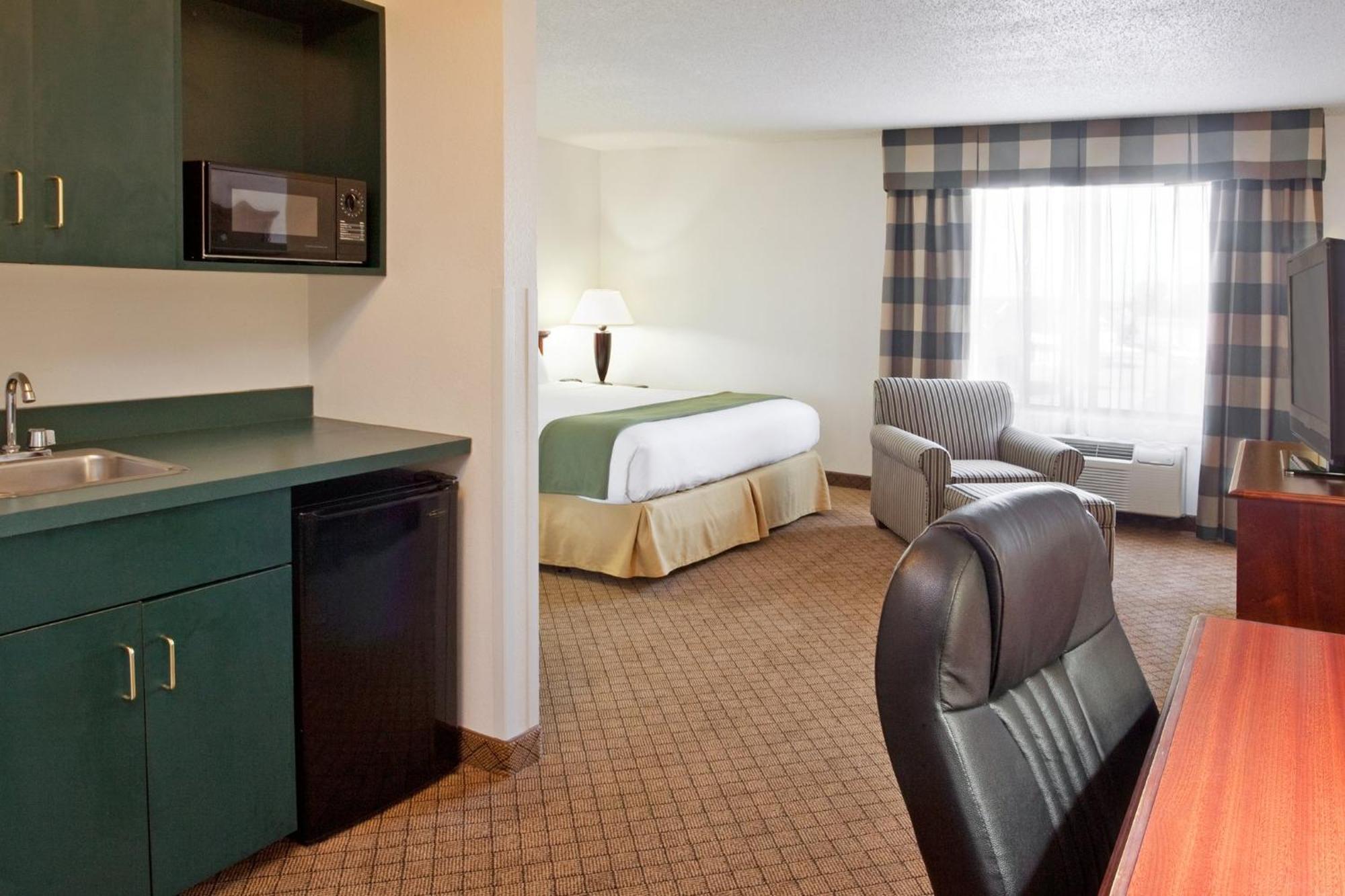 Holiday Inn Express & Suites Alliance By Ihg Eksteriør bilde