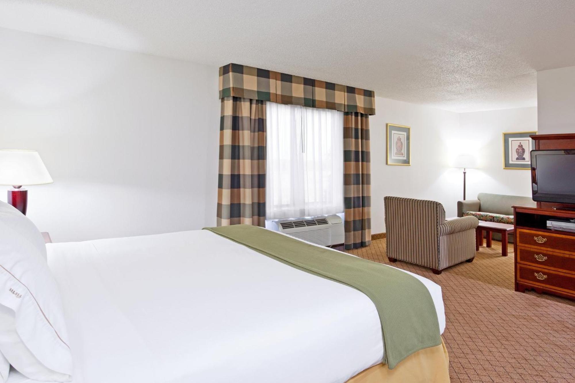 Holiday Inn Express & Suites Alliance By Ihg Eksteriør bilde